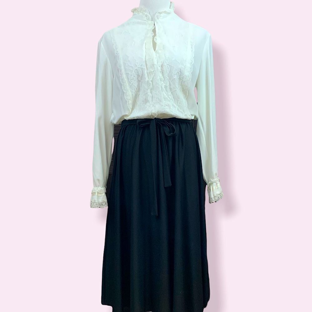 Vintage 70’s junior Sears Fashion Place Victorian style lace top midi dress